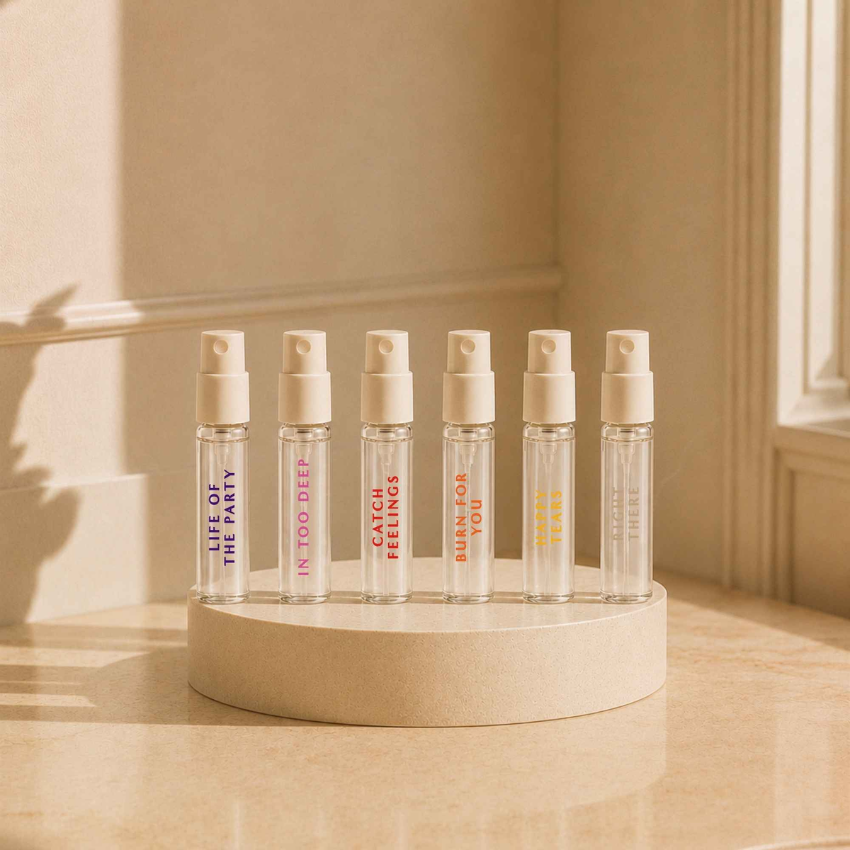 Six 5 SENS mini fragrance vials from the Discovery Kit: 6 Moods lined up on a tray
